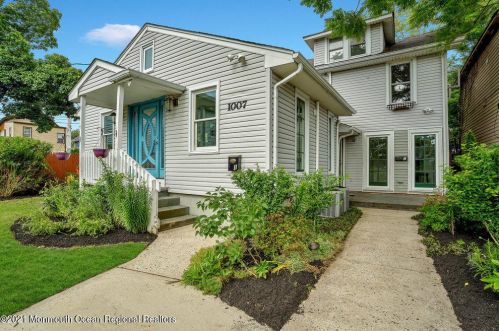 1007 Emory St, Tinton Falls NJ 07712-6026 exterior