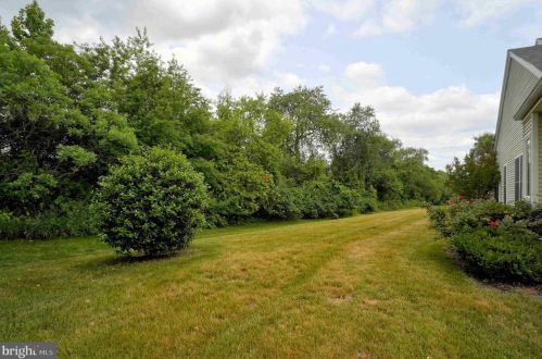 175 Meadowlark Dr, Trenton NJ  08690-3545 exterior