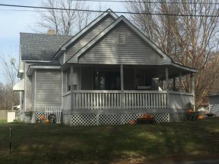 110 Pine St, South Crouch, IL 62859-1228