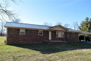 132 Pratt Rd, Manchester, TN 37355-6167