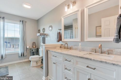 67 Tinning Ct, Hedgesville WV 25427-7367 exterior