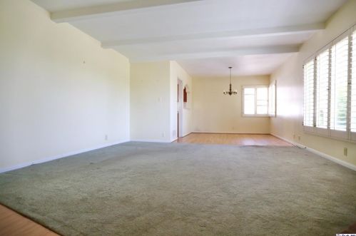 257 Cumberland Rd, Glendale CA  91202-1342 exterior