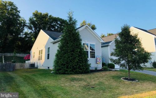89 Hughs Rd, Charles Town, WV 25414-5667