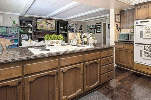 231 Summertree Rd, Anaheim CA  exterior