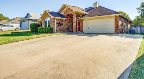 7133 Summerset Dr, Fort Worth, TX 76126-4533