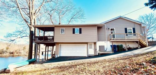 4 Cove View Dr, Quaker Hill CT  06375-1501 exterior