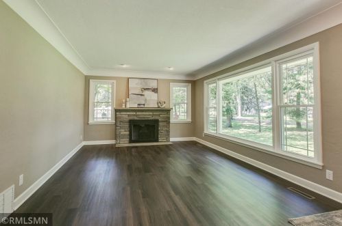 4893 121st St, Saint Paul MN  55110-5902 exterior