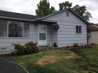 3057 Hughes St, Roseburg, OR 97470-6629