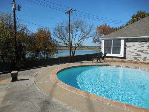 2829 Salado Trl, Fort Worth TX  76118-7455 exterior