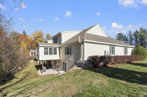 42 Christopher Dr, Sandown, NH 03873-2540