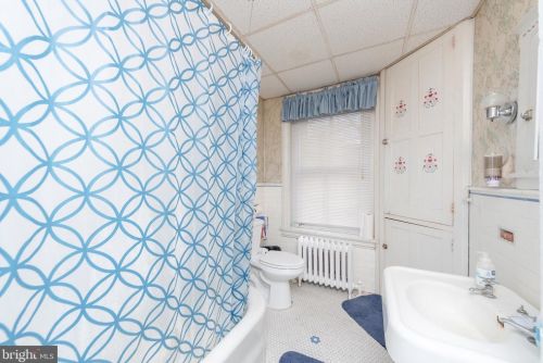 113 Walnut St, Lancaster PA  17602-2451 exterior