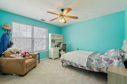 3921 Cyn Gln Cir, Austin TX  78732-2187 exterior