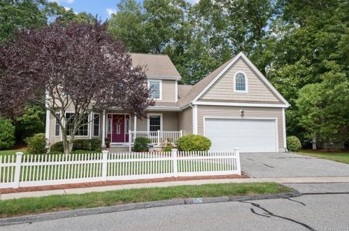1 Spinnaker Dr, Niantic, CT 06357-1600