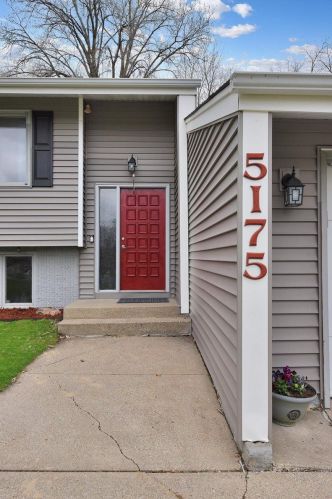5175 Brooks Cir, Prior Lake, MN 55372-2506