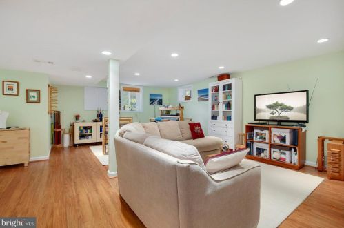 2303 Darrow St, Silver Spring MD 20902-4918 exterior