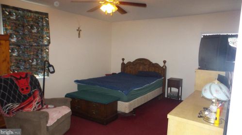 262 Bakers Basin Rd, Trenton NJ  08648-3312 exterior