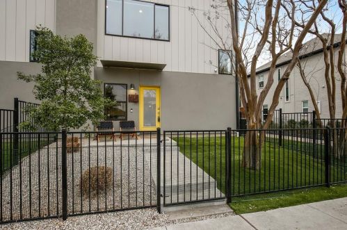 2630 Calvin St, Dallas, TX 75204-3304
