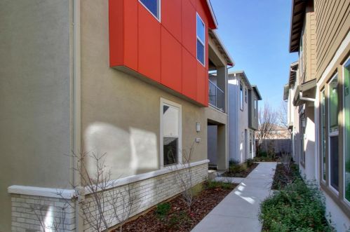 4238 Ocean Ln, Elk Grove, CA 95757