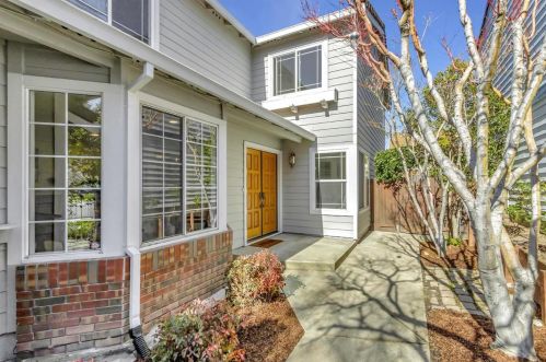 2243 Pinard St, Milpitas, CA 95035-7876