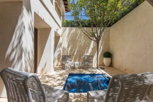 76 Golden Eagle, Irvine CA  92603-0309 exterior