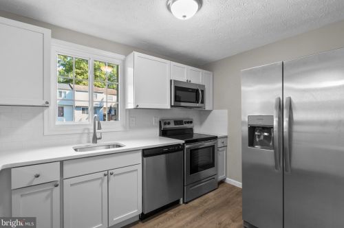 1365 Elm Grv Cir, Silver Spring MD 20905-6060 exterior