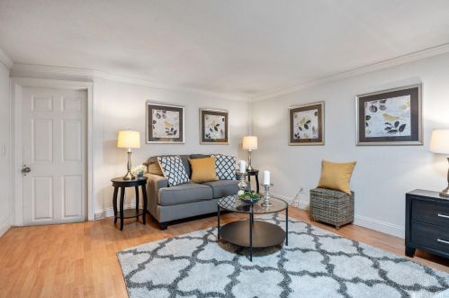 1306 Gilman Ave, San Francisco CA 94124-3243 exterior