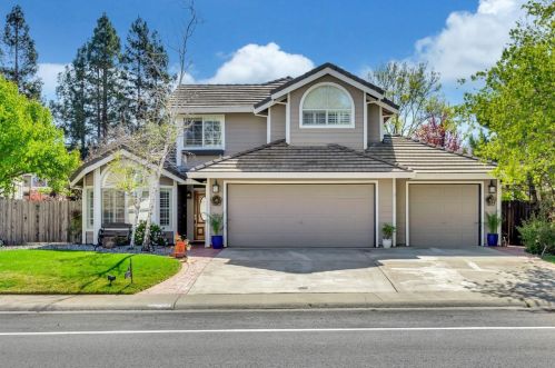 9244 Rancho Dr, Elk Grove, CA 95624-2148