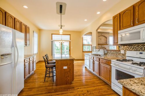 2829 Cole Ln, Mokena, IL 60451-2637