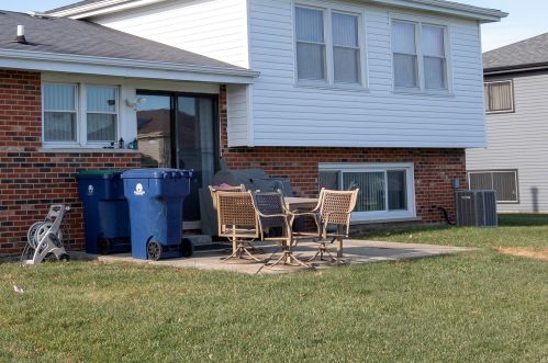433 Highland Rd, Matteson, IL 60443-1327