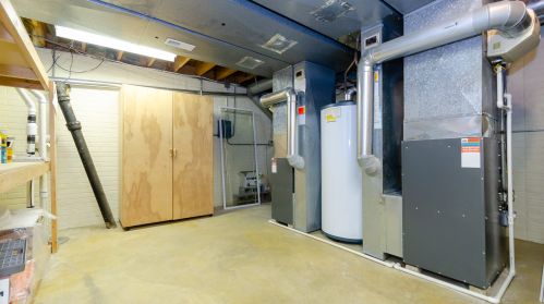 480 81 St, Willowbrook IL  60527-5985 exterior