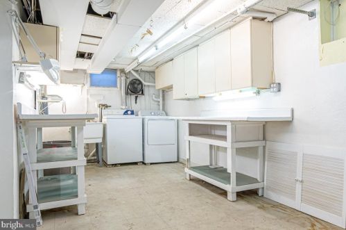 456 Gladstone Ave, Tavistock NJ 08033-4005 exterior