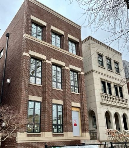 1462 Byron St, Chicago, IL 60613-2829