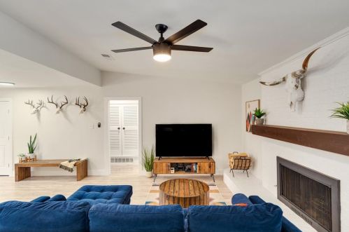 3813 Kelvin Ave, Fort Worth TX  76133-2947 exterior