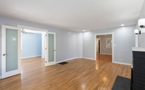 3300 Montrose Ave, Glendale CA 91214-3341 exterior