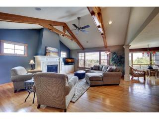 1289 Palisade Cir, Saint Paul, MN 55129-8557