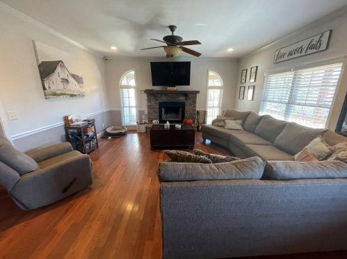 597 Sam Craven Rd, Cleveland, GA 30528-5466