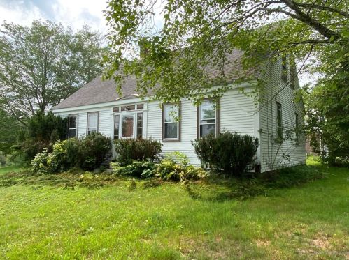 84 Sheepscot Rd, Newcastle, ME 04553-3621