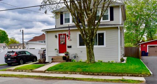 37 Newbury St, Nashua, NH 03060-4044