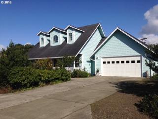 87639 Rhodowood Dr, Florence, OR 97439-9052