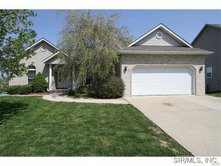 33 Oak Leaf Dr, Maryville, IL 62062-6467