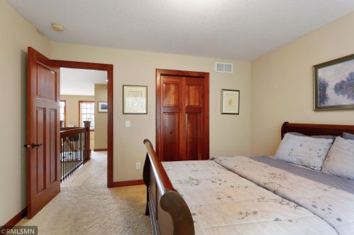 4766 Cumberland St, Saint Paul MN  55126-6061 exterior