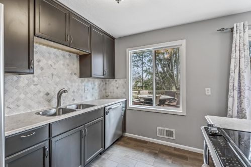 3940 Beryl Rd, Saint Paul MN  55122-1613 exterior