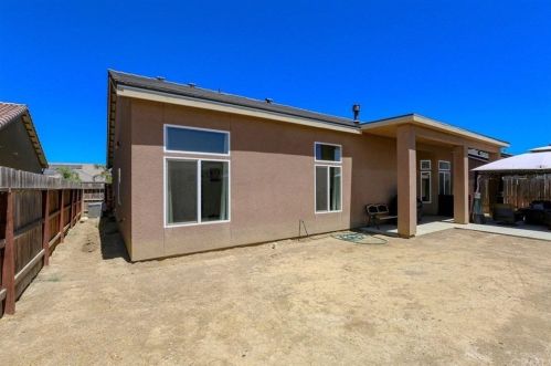 1525 Greenwich Dr, Los Banos CA  93635-6503 exterior