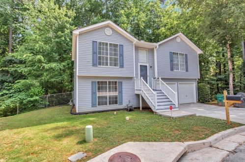 704 Ashley Ln, Stone Mountain, GA 30087-4653