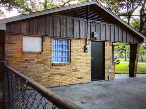 602 Reverse St, Conroe TX  77301-1210 exterior