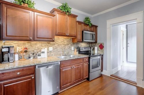 1085 Metropolitan Pkwy, Atlanta GA  30310-3437 exterior