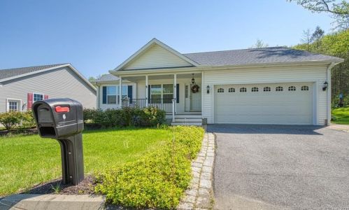 6 Lauren Ln, Torrington, CT 06791-1131