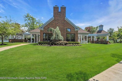 178 Old Orch Ln, Tinton Falls NJ 07712-2570 exterior