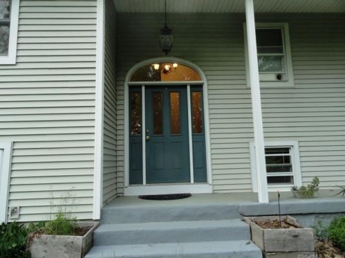 29 Snipsic Lake Rd, Ellington, CT 06029-3521
