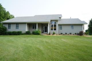 211 Lincoln Rd, Volo, IL 60051-6928